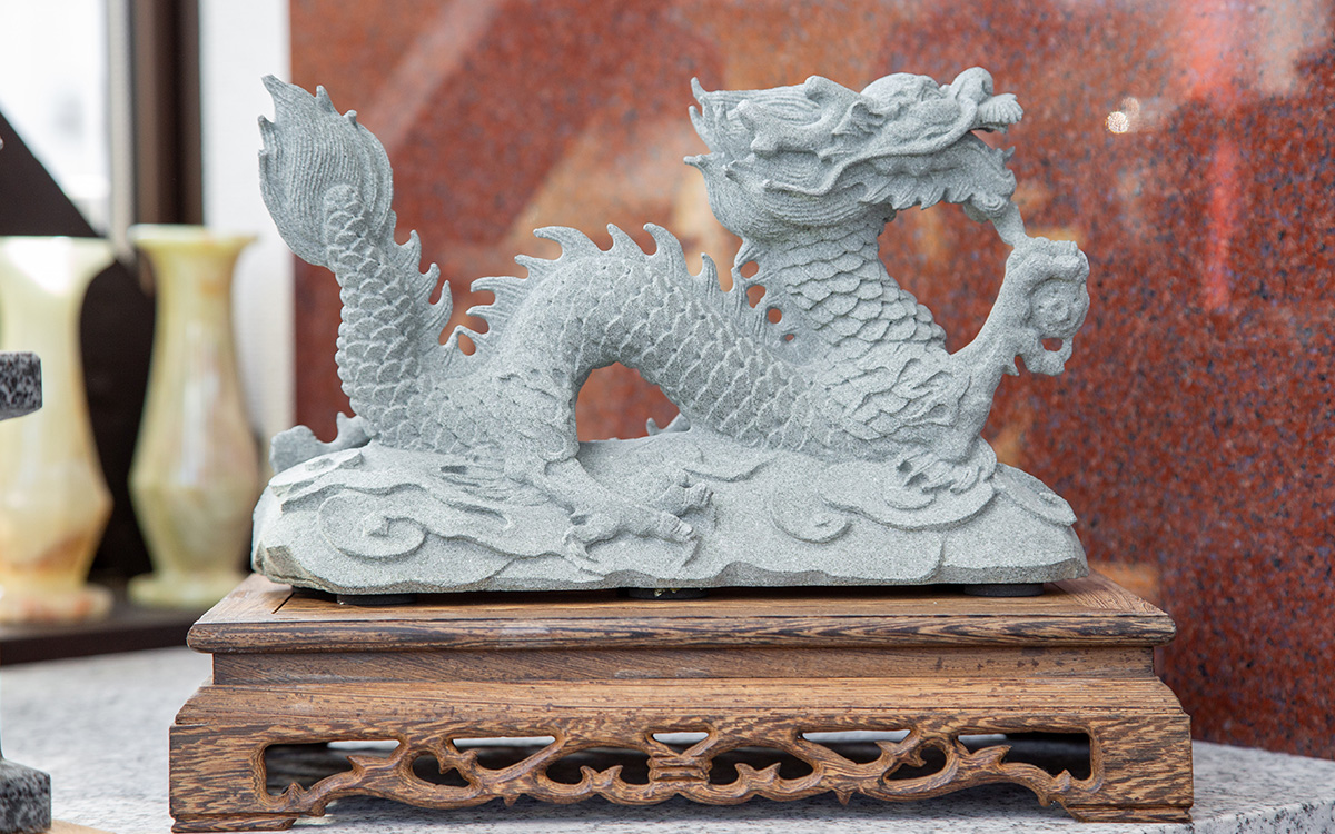 石の彫刻品・置物 | 有限会社森田石材店